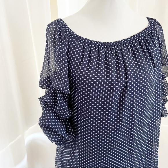 Ruffle sleeves blouse Size Medium - Picture 3 of 12